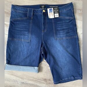 Jones NY Signature Blue Denim Cargo Bermuda Short Stretch Woman's Size 18